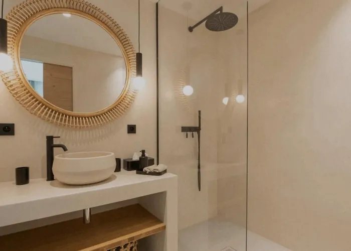 Pascati Beach&clubs Nearby