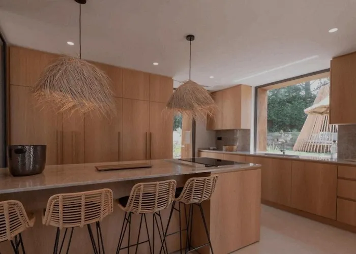 Pascati Beach&clubs Nearby